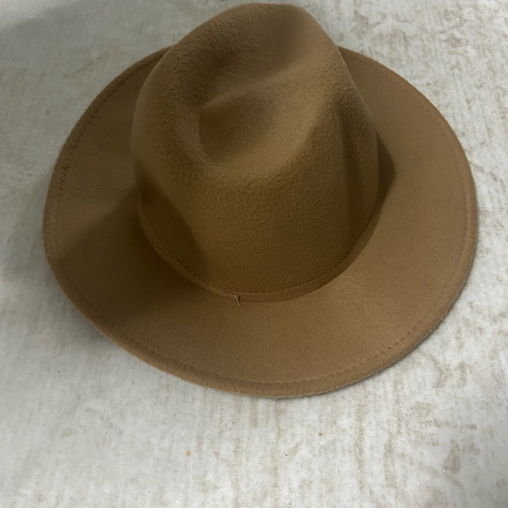 Classic Tan Felt Fedora Hat - Men's Accessory and women